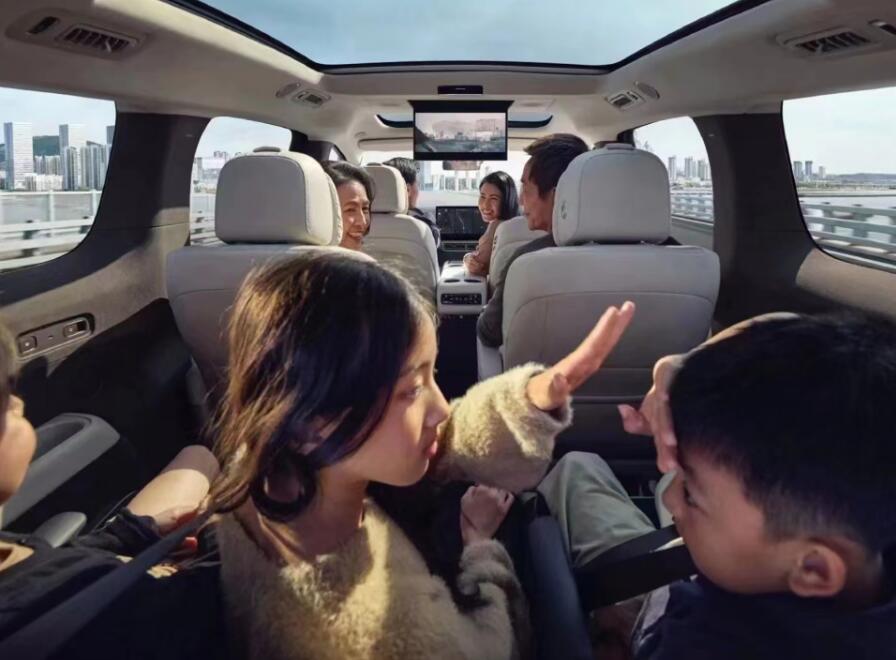 理想 MEGA 3月1日发布，流量能变成销量吗？