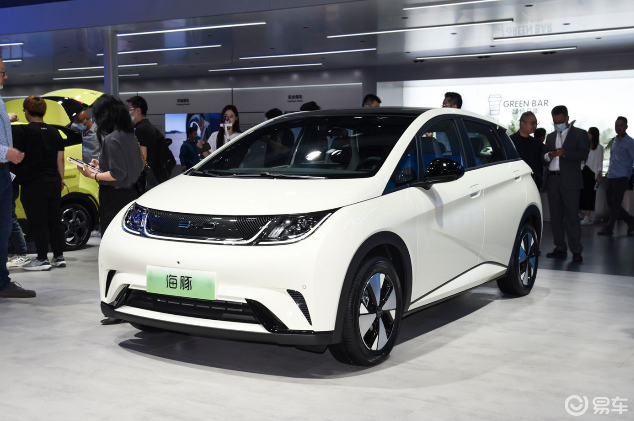 出新车像下饺子，比亚迪海豚荣耀版，门槛9.98万有诚意
