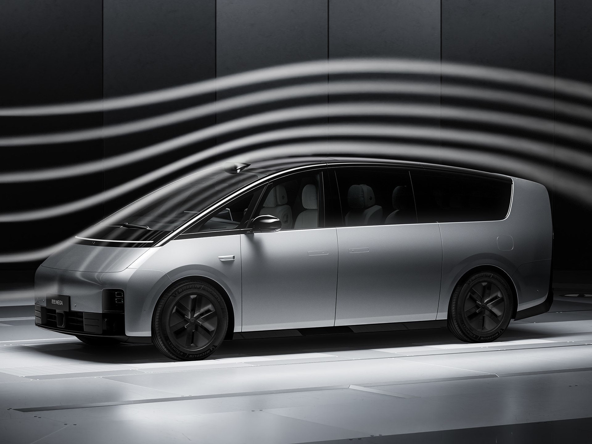 理想 MEGA 3月1日发布，流量能变成销量吗？