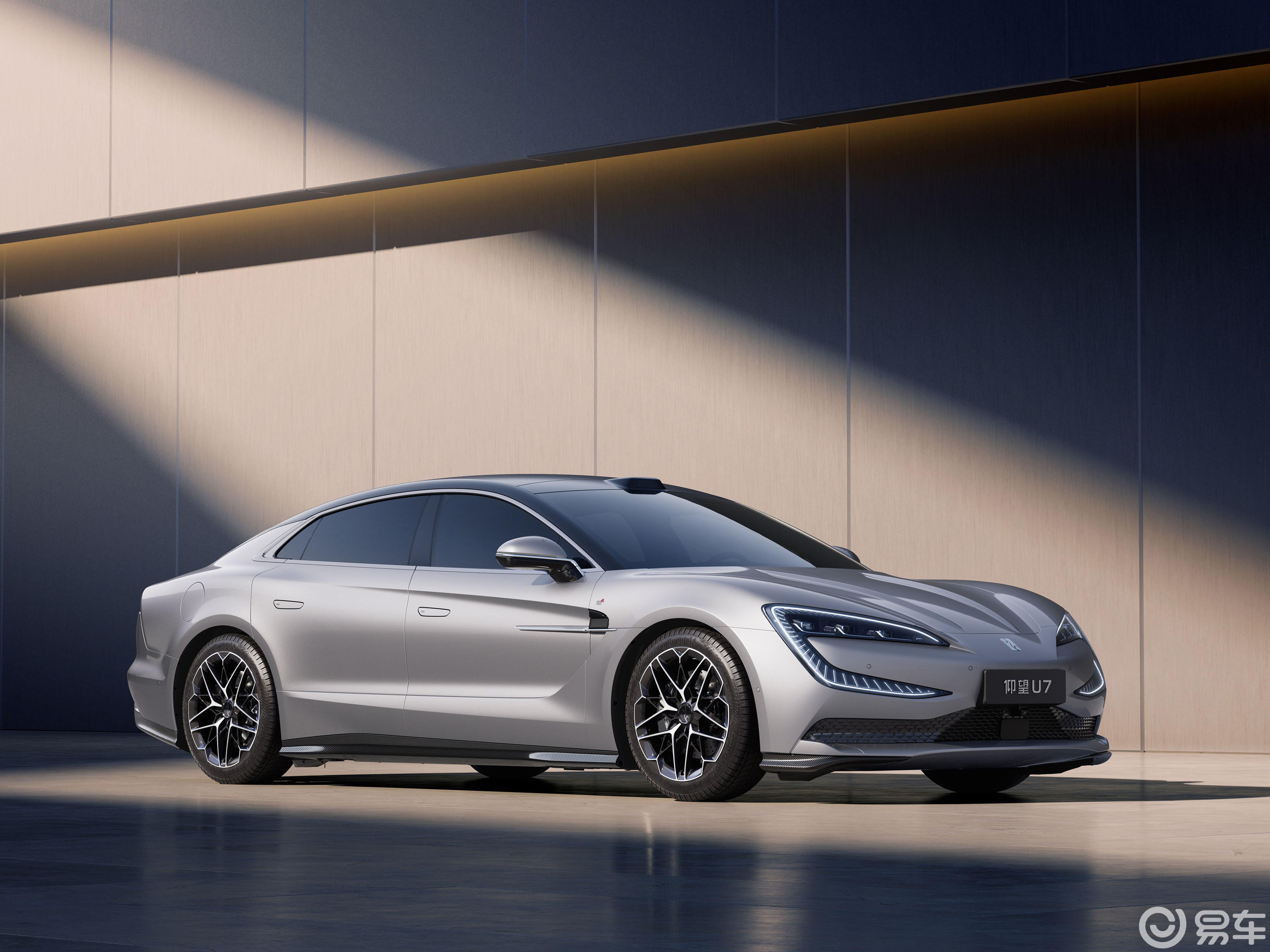 5款今年上市的新能源轿车，起步就是B级车，价格百万级封顶