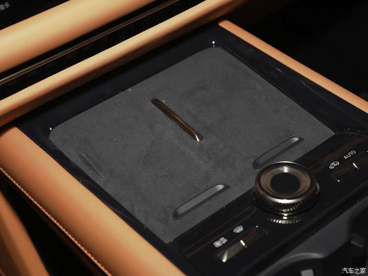 6座布局/插混动力 4月底上市 领克900预售价33.00万起