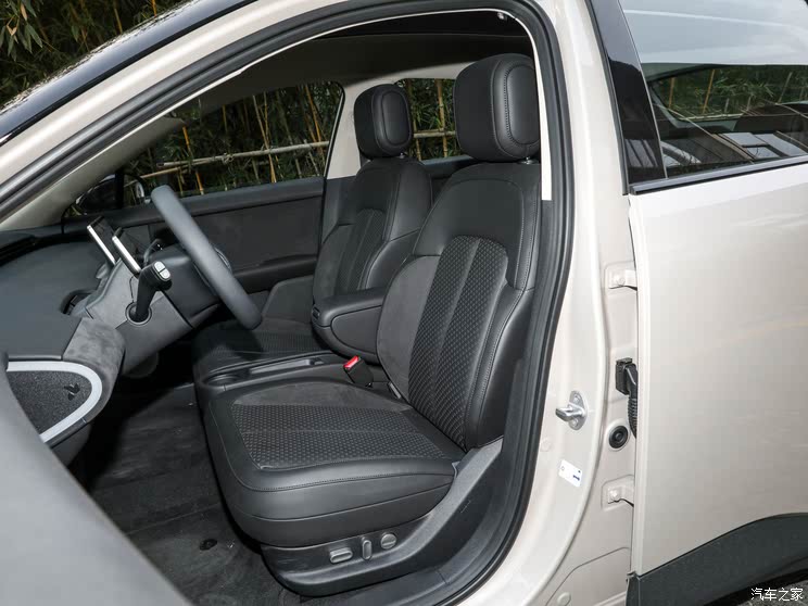 售11.98万起/定位小型车 firefly萤火虫正式开启交付