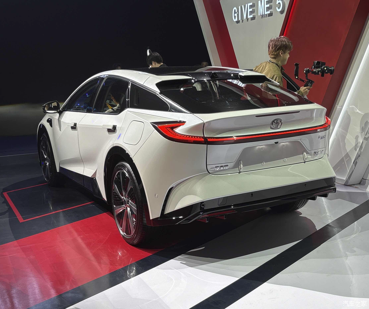 2025上海车展：丰田bZ5预售价13-16万级 6月正式上市