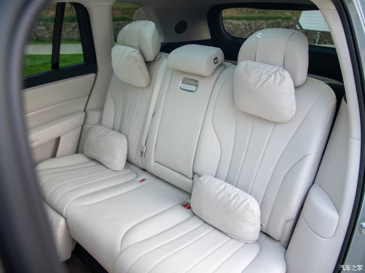 量大管饱 黑科技也不少！途灵平台哪里好？一文看懂问界M8