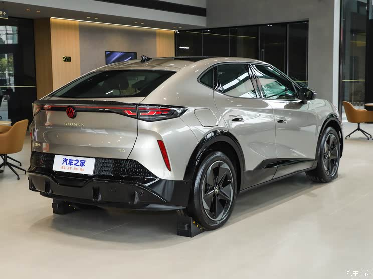 限时权益价14.99万起 2025款与众06正式上市 增53.6kWh电池