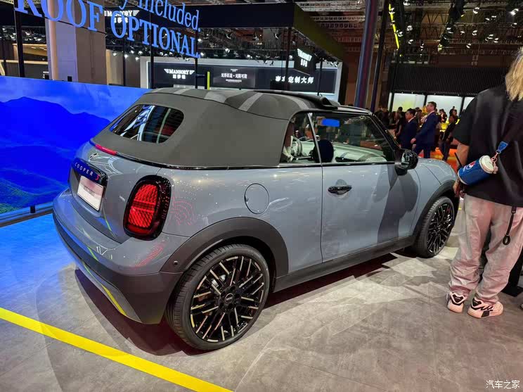 2025上海车展：MINI全家福来了 敞篷版上市 还有电动JCW！