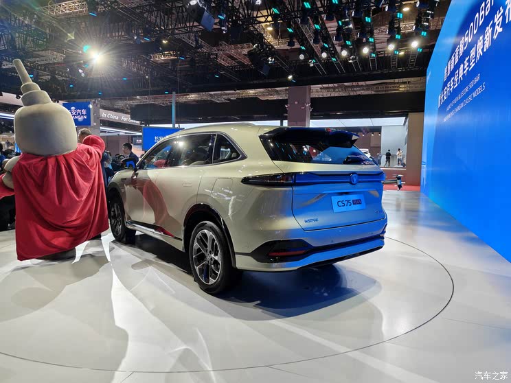 全新奥迪A5L等超160款新车 2025上海车展新车汇总(上)