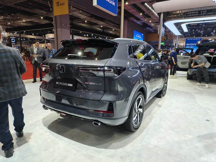 全新奥迪A5L等超160款新车 2025上海车展新车汇总(上)