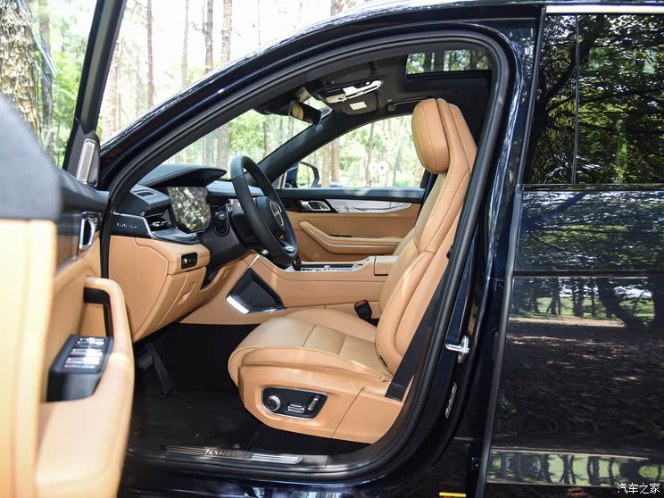 限时置换价23.58万起 领克09EM-P长续航大五座上市！