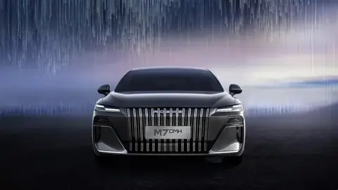 上汽荣威M7 DMH，前劳斯莱斯设计师
