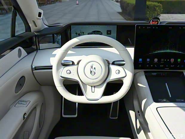 2025广州车展：售价30.98万元起 新款享界S9迎来亮相