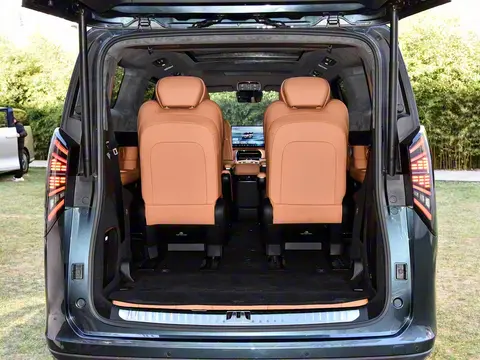 续航里程超1200公里，吉利银河V900开启预售31.98万元起