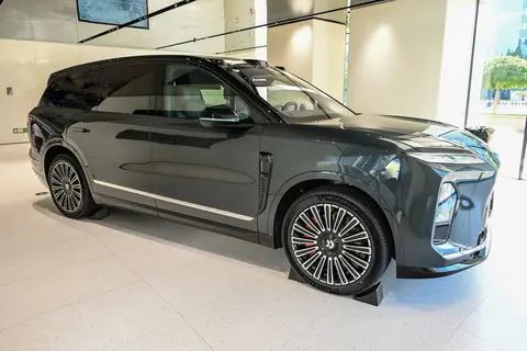 家用商务两不误，40万级大三排纯电SUV｜蔚来全新ES8深度试驾